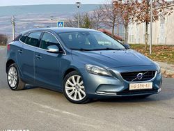 Culoarealbastru Utilizat 2013 Volvo V40 CC Momentum Break | 6.100 EUR (Preț bun)