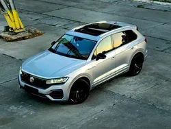 Gri Utilizat 2019 VW Touareg R-line SUV | 49.500 EUR (Scump)