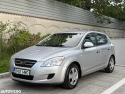 Gri Utilizat 2009 Kia Ceed Hatchback | 3.750 EUR (Preț OK)
