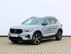 Gri deschis metalic Utilizat 2025 Volvo XC40 Plus SUV | 39.945 EUR
