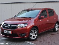 Culoarerosu Utilizat 2015 Dacia Sandero Lauréate | 4.490 EUR (Preț bun)