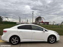 Culoarealb Utilizat 2011 Toyota Avensis Comfort Berlinǎ | 4.999 EUR