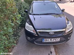 Negru Utilizat 2011 Ford Focus Trend Hatchback | 2.500 EUR (Preț bun)