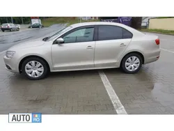 Bej Utilizat 2013 VW Jetta Break | 9.400 EUR (Scump)