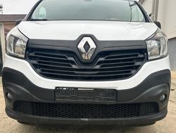 Alb Utilizat 2018 Renault Trafic Van | 9.000 EUR (Super Preț)