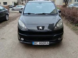 Utilizat 2006 Peugeot 1007 Hatchback | 2.150 EUR