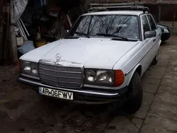 Utilizat 1984 Mercedes 200 Berlinǎ | 2.000 EUR