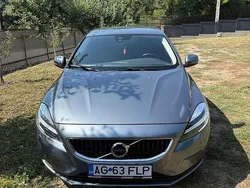 Culoaregri Utilizat 2017 Volvo V40 Momentum Break | 12.499 EUR (Scump)