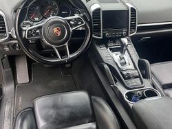 Culoarenegru Utilizat 2016 Porsche Cayenne SUV | 28.900 EUR (Preț OK)