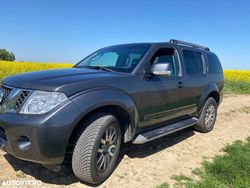 Gri Utilizat 2010 Nissan Pathfinder SUV | 9.800 EUR
