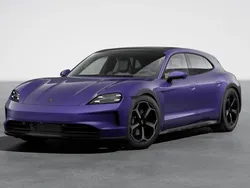 Purple sky metallic Nouă 2024 Porsche Taycan Cross Turismo Berlinǎ | 149.320 EUR