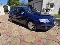 Albastru Utilizat 2010 VW Passat Berlinǎ | 3.350 EUR (Preț bun)