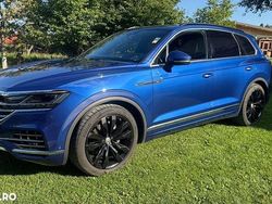 Culoarealbastru Utilizat 2019 VW Touareg Elegance SUV | 41.950 EUR (Scump)