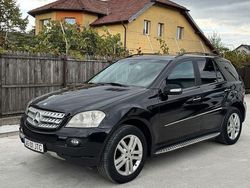 Culoarenegru Utilizat 2007 Mercedes ML320 SUV | 6.300 EUR (Preț bun)