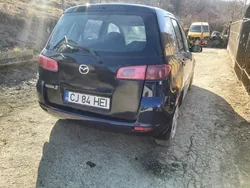Utilizat 2005 Mazda 2 Berlinǎ | 1.500 EUR