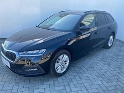 Negru metalic perleffect Utilizat 2021 Skoda Octavia Break | 19.278 EUR (Scump)