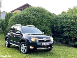 Culoarenegru Utilizat 2011 Dacia Duster Lauréate SUV | 7.850 EUR (Preț OK)