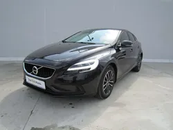 Negru metalic perleffect Utilizat 2018 Volvo V40 Basis Break | 14.990 EUR