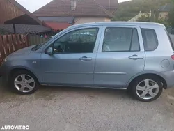 Culoarealbastru Utilizat 2005 Mazda 2 Break | 1.300 EUR