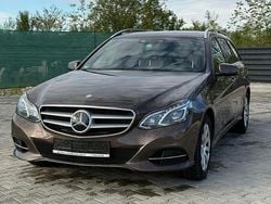 Culoaremaro Utilizat 2014 Mercedes E300 Avantgarde Break | 10.999 EUR (Scump)