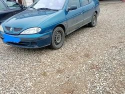 Utilizat 2000 Renault Mégane Berlinǎ | 2.800 EUR