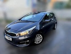 Gri Utilizat 2018 Kia Ceed Best Hatchback | 11.000 EUR (Puțin scump)