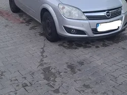 Utilizat 2009 Opel Astra Hatchback | 2.300 EUR