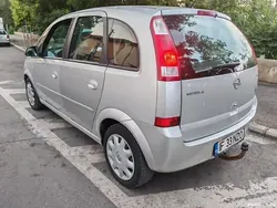 Utilizat 2004 Opel Meriva Monovolum | 1.699 EUR (Preț bun)