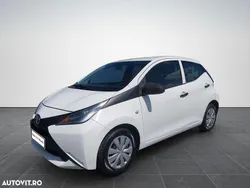 Alb Utilizat 2017 Toyota Aygo X-play Hatchback | 6.700 EUR (Preț OK)