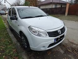 Alb Utilizat 2010 Dacia Sandero Hatchback | 2.800 EUR (Puțin scump)