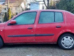 Rosu Utilizat 2005 Renault Clio II Hatchback | 3.000 EUR (Scump)