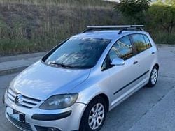 Gri Utilizat 2007 VW Golf V Hatchback | 2.450 EUR (Preț bun)