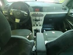 Negru Utilizat 2008 Opel Astra Break | 8.000 EUR