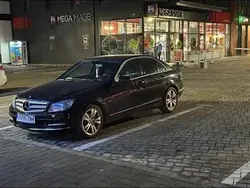 Negru Utilizat 2010 Mercedes C220 Avantgarde Berlinǎ | 6.300 EUR (Preț OK)