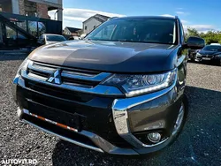 Culoaremaro Utilizat 2016 Mitsubishi Outlander P-HEV Top SUV | 11.650 EUR (Super Preț)