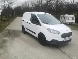 Alb Utilizat 2019 Ford Courier Monovolum | 7.990 EUR
