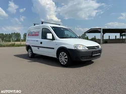 Alb Utilizat 2008 Opel Combo Monovolum | 2.100 EUR