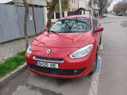 Rosu Utilizat 2011 Renault Fluence Berlinǎ | 3.500 EUR (Preț OK)