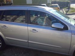 Gri metalizat Utilizat 2005 Opel Astra Break | 2.600 EUR