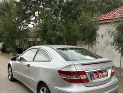 Utilizat 2008 Mercedes 220 Berlinǎ | 3.800 EUR