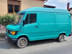 Utilizat 1990 Mercedes T1 Van | 3.300 EUR