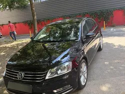 Negru Utilizat 2013 VW Passat Highline Berlinǎ | 9.750 EUR (Preț OK)