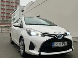 Utilizat 2015 Toyota Yaris Hybrid Hatchback | 8.450 EUR