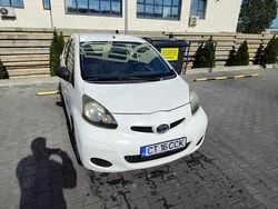 Culoarealb Utilizat 2011 Toyota Aygo Hatchback | 2.200 EUR