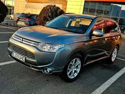 Gri Utilizat 2014 Mitsubishi Outlander P-HEV SUV | 9.500 EUR