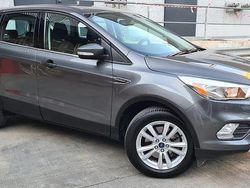 Gri Utilizat 2017 Ford Kuga Trend SUV | 10.300 EUR (Preț OK)