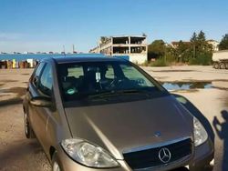Galben Utilizat 2005 Mercedes A180 Hatchback | 1.649 EUR (Preț OK)