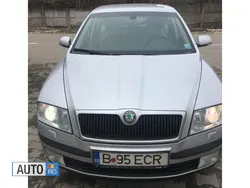 Gri Utilizat 2008 Skoda Octavia Hatchback | 4.600 EUR (Scump)