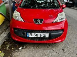 Roșu Utilizat 2007 Peugeot 107 Hatchback | 1.200 EUR