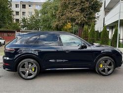 Culoarealbastru Utilizat 2022 Porsche Cayenne SUV | 74.000 EUR (Scump)
